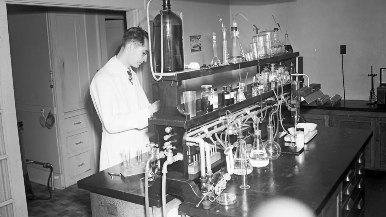 City water testing laboratory, 1948
