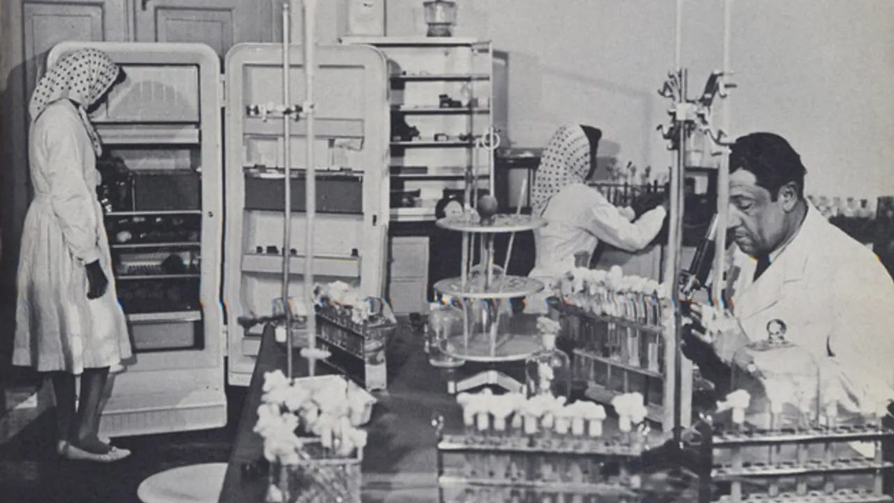 Vaccine research center attached to a Kabul hospital in the 1960s. Original caption: "A laboratory at the Vaccine Research Center."