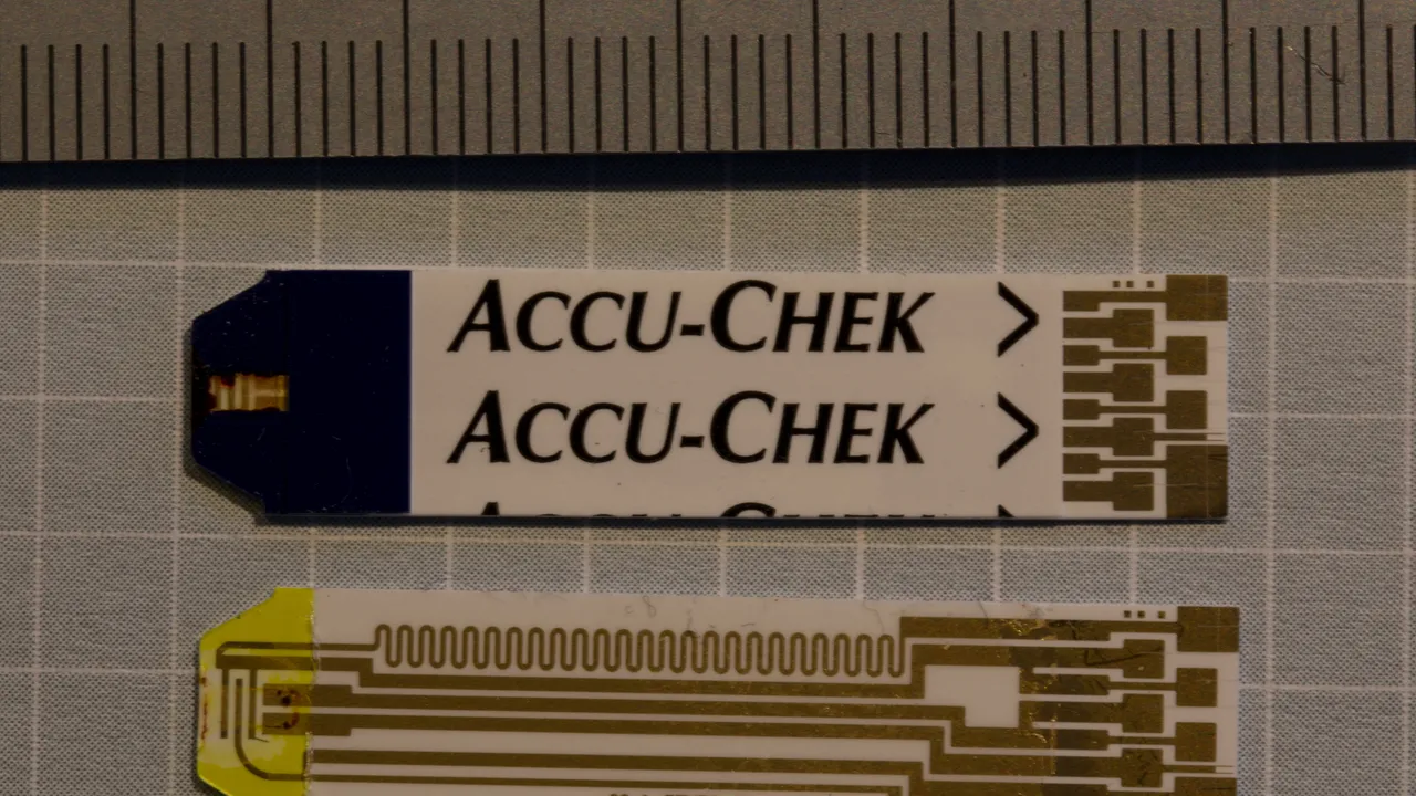 Accu-chek blood glucose test strips